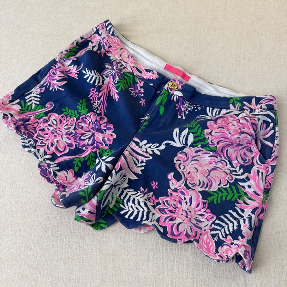 Lilly Pulitzer Buttercup Scallop Hem Shorts Navy Blue Floral Print Women Size 12 - Picture 9 of 12
